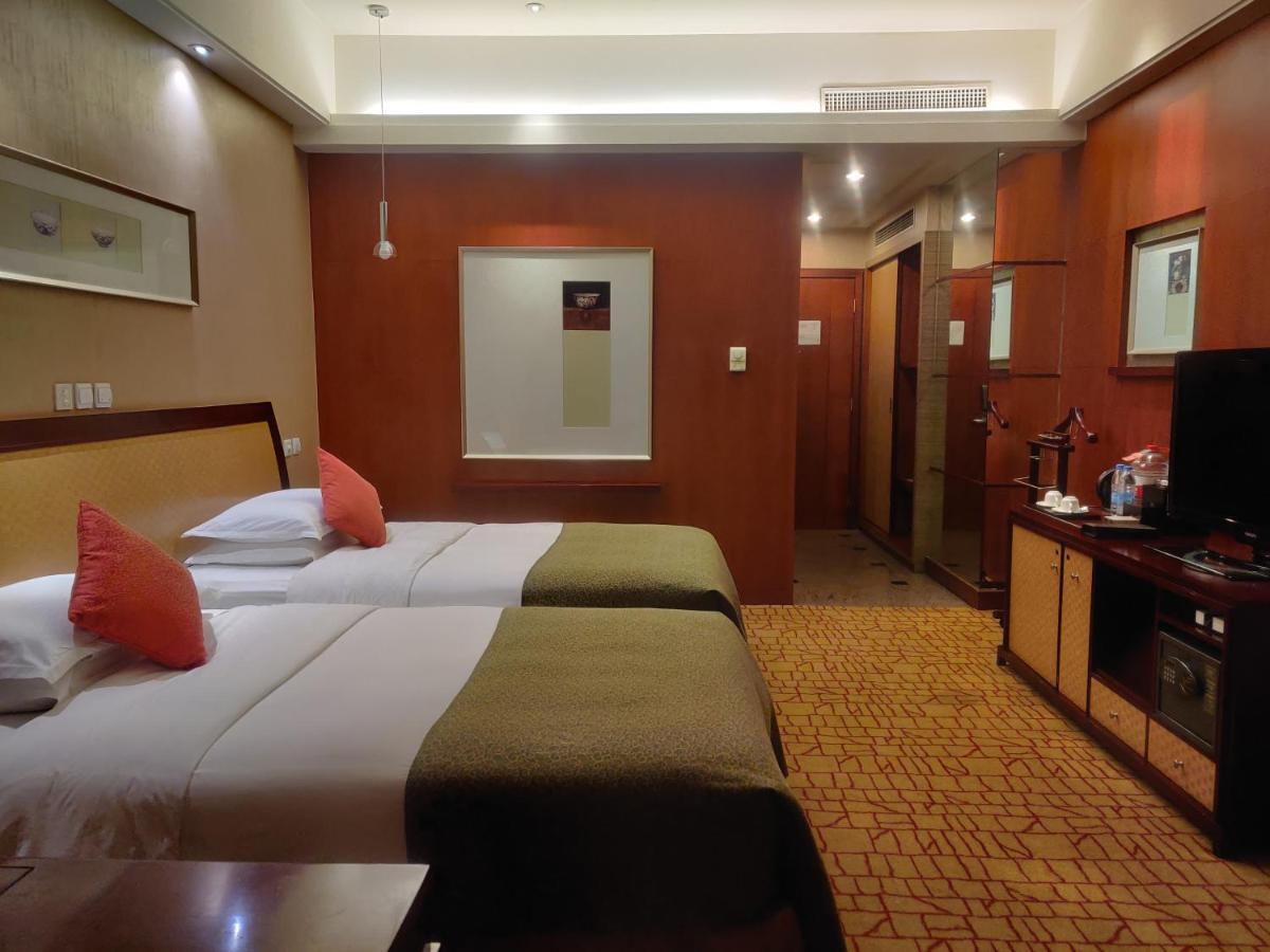 Empark Grand Hotel Kunming Exterior foto